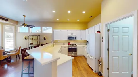 5283 Green Grove Ln, Roseville, CA 95747