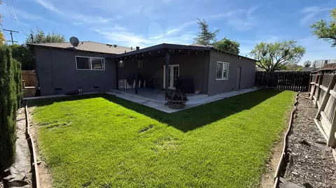 Exterior - 2041 Wally Ct, Modesto, CA 95350 photo 3 of 4