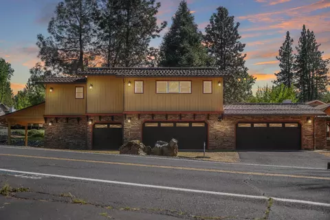 19485 Ferretti Rd, Groveland, CA 95321