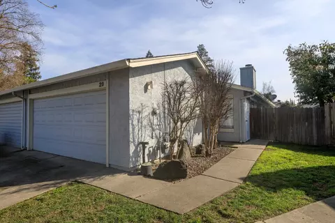 1296 Spruce Ln #20, Manteca, CA 95336