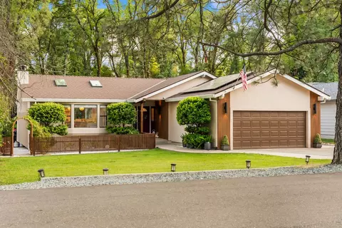 23218 Broadmoor Ct, Auburn, CA 95602