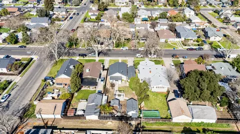 View/Area - 526 Flower St, Turlock, CA 95380 photo 4 of 8
