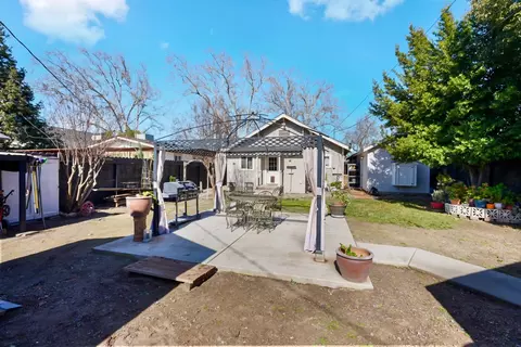 Exterior - 526 Flower St, Turlock, CA 95380 photo 3 of 3