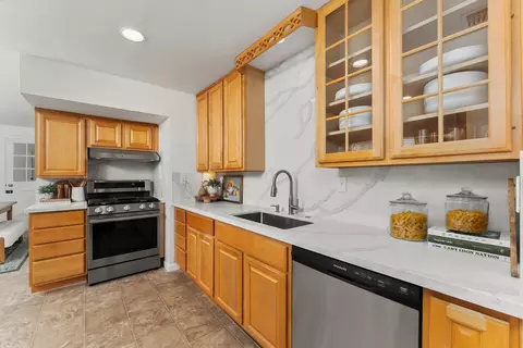 Kitchen - 34 Ruby St, Sutter Creek, CA 95685 photo 2 of 5