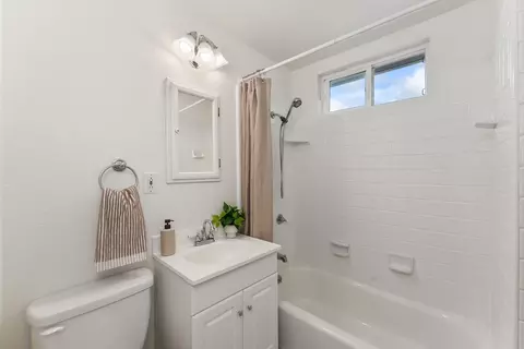 Bath - 34 Ruby St, Sutter Creek, CA 95685 photo 3 of 3