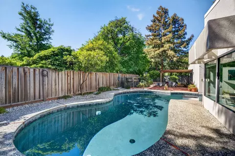 Exterior - 632 Estrella Pl, Davis, CA 95616 photo 9 of 10
