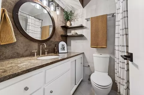Bath - 632 Estrella Pl, Davis, CA 95616 photo 5 of 5