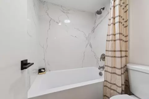 Bath - 632 Estrella Pl, Davis, CA 95616 photo 3 of 5