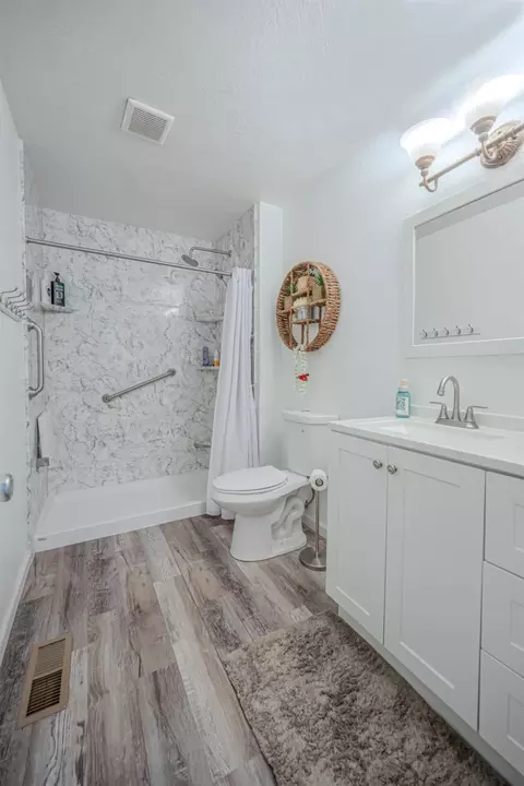 Bath - 161 Crestview Ct, Watsonville, CA 95076 photo 4 of 5