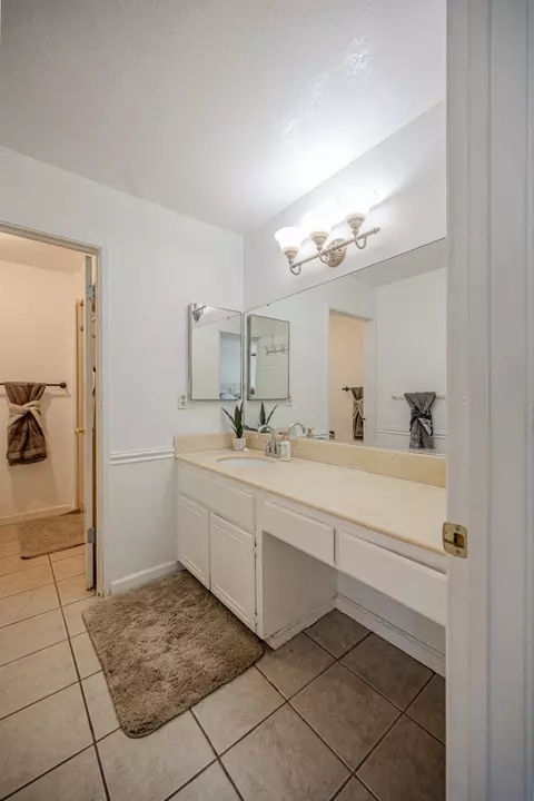Bath - 161 Crestview Ct, Watsonville, CA 95076 photo 1 of 5