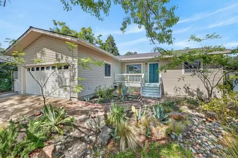 12915 Mott Ct, Auburn, CA 95603