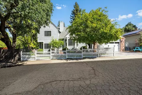 Exterior - 7095 Murdock Way, Carmichael, CA 95608 photo 3 of 24