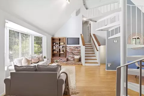 Living - 7095 Murdock Way, Carmichael, CA 95608 photo 2 of 2