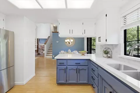 Kitchen - 7095 Murdock Way, Carmichael, CA 95608 photo 4 of 4