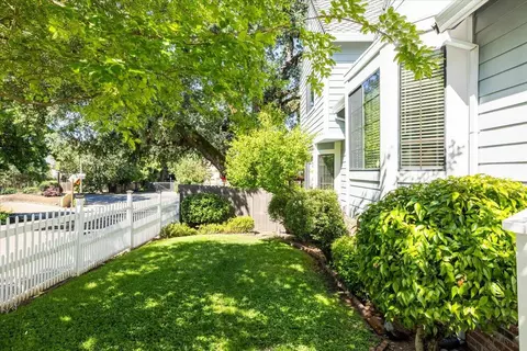 Exterior - 7095 Murdock Way, Carmichael, CA 95608 photo 5 of 24