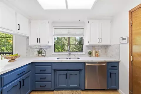 Kitchen - 7095 Murdock Way, Carmichael, CA 95608 photo 1 of 4