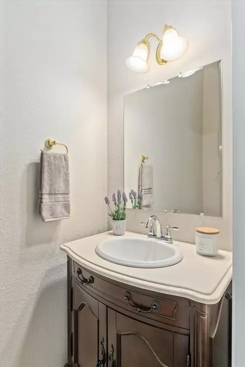 Bath - 1016 Buckthorn Dr, Murphys, CA 95247 photo 1 of 3