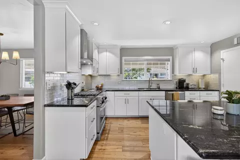 Kitchen - 2026 Mission Ave, Carmichael, CA 95608 photo 5 of 10