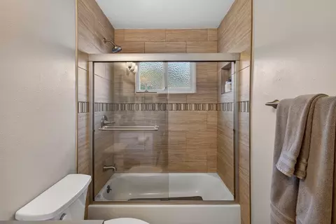 Bath - 2026 Mission Ave, Carmichael, CA 95608 photo 3 of 8
