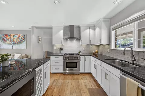 Kitchen - 2026 Mission Ave, Carmichael, CA 95608 photo 9 of 10