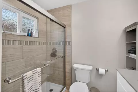 Bath - 2026 Mission Ave, Carmichael, CA 95608 photo 6 of 8
