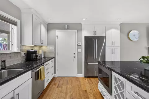 Kitchen - 2026 Mission Ave, Carmichael, CA 95608 photo 7 of 10