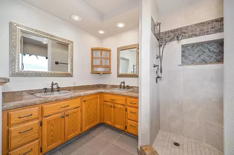Bath - 4101 Birdseye View Ln, Placerville, CA 95667 photo 4 of 4