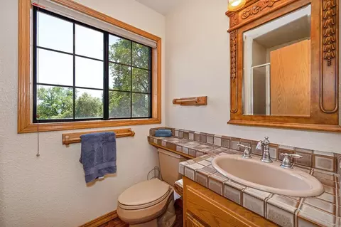 Bath - 4101 Birdseye View Ln, Placerville, CA 95667 photo 1 of 4