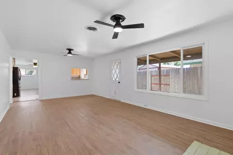 Living - 404 Mesa St, Wheatland, CA 95692 photo 1 of 4