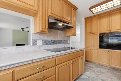 Kitchen - 404 Mesa St, Wheatland, CA 95692 photo 3 of 7