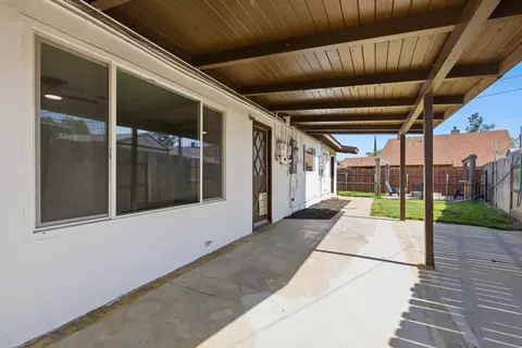 Exterior - 404 Mesa St, Wheatland, CA 95692 photo 4 of 13