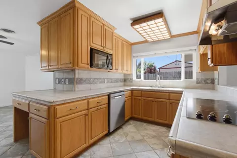 Kitchen - 404 Mesa St, Wheatland, CA 95692 photo 1 of 7