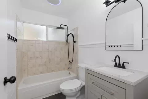 Bath - 404 Mesa St, Wheatland, CA 95692 photo 5 of 6