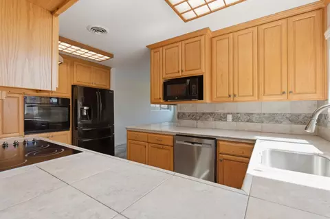 Kitchen - 404 Mesa St, Wheatland, CA 95692 photo 7 of 7