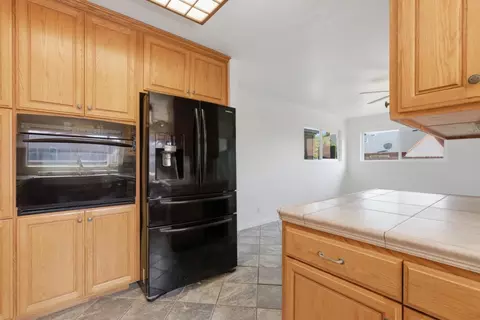 Kitchen - 404 Mesa St, Wheatland, CA 95692 photo 4 of 7