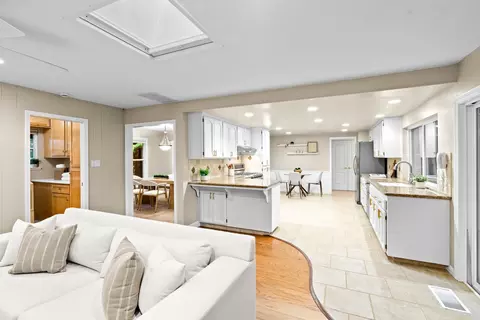 6919 Los Olivos Way, Carmichael, CA 95608 photo 11
