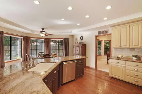 Kitchen - 1041 Yuloni Dr, Lodi, CA 95240 photo 4 of 5