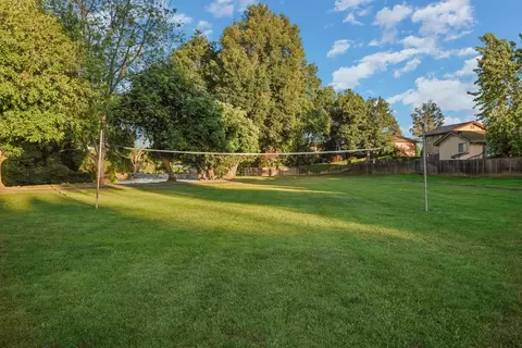 Exterior - 1041 Yuloni Dr, Lodi, CA 95240 photo 8 of 12
