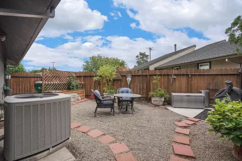 Exterior - 1041 Yuloni Dr, Lodi, CA 95240 photo 10 of 12