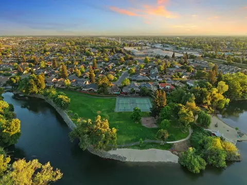 View/Area - 1041 Yuloni Dr, Lodi, CA 95240 photo 4 of 11