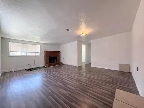Living - 1104 Beverly Dr, Modesto, CA 95351 photo 5 of 6