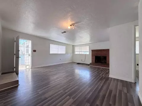 Living - 1104 Beverly Dr, Modesto, CA 95351 photo 4 of 6