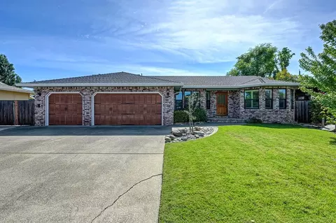 1124 Schauer Ct, Walnut Grove, CA 95690