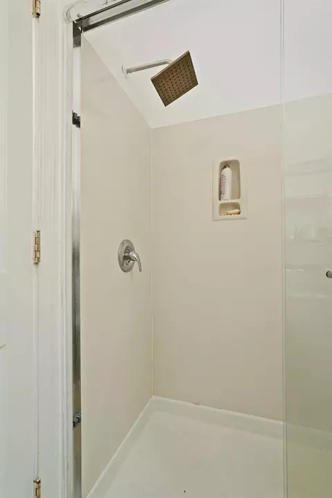 Bath - 5447 Benttree Way, Antioch, CA 94531 photo 6 of 6