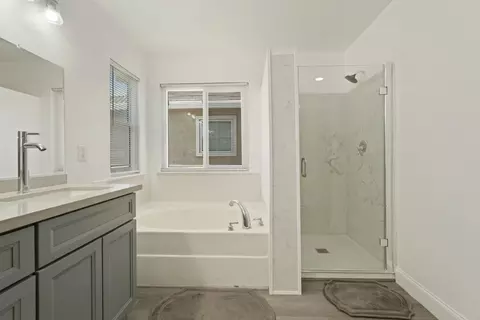 Bath - 5447 Benttree Way, Antioch, CA 94531 photo 2 of 6