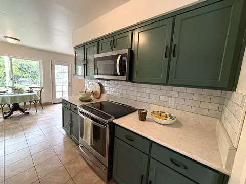 938 Snyder, Davis, CA 95616 photo 6