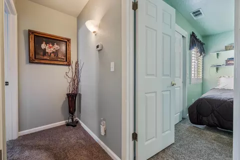 Entry Way - 1084 Eastburg Ct, Ripon, CA 95366 photo 6 of 6
