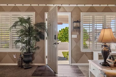 Entry Way - 1084 Eastburg Ct, Ripon, CA 95366 photo 2 of 6