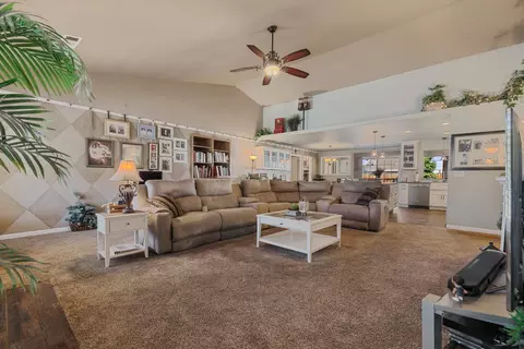 Living - 1084 Eastburg Ct, Ripon, CA 95366 photo 2 of 3