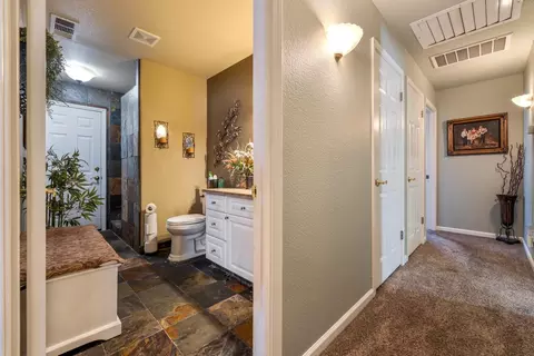 Entry Way - 1084 Eastburg Ct, Ripon, CA 95366 photo 4 of 6